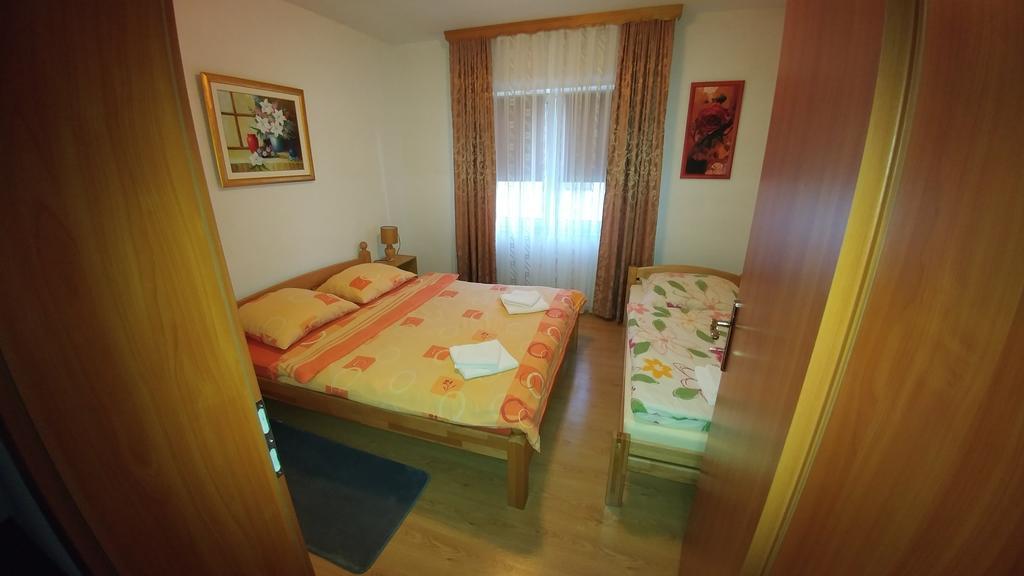 Guest House Mijic Korenica Dış mekan fotoğraf