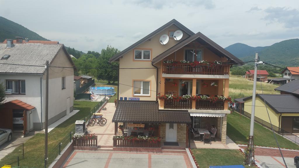 Guest House Mijic Korenica Dış mekan fotoğraf